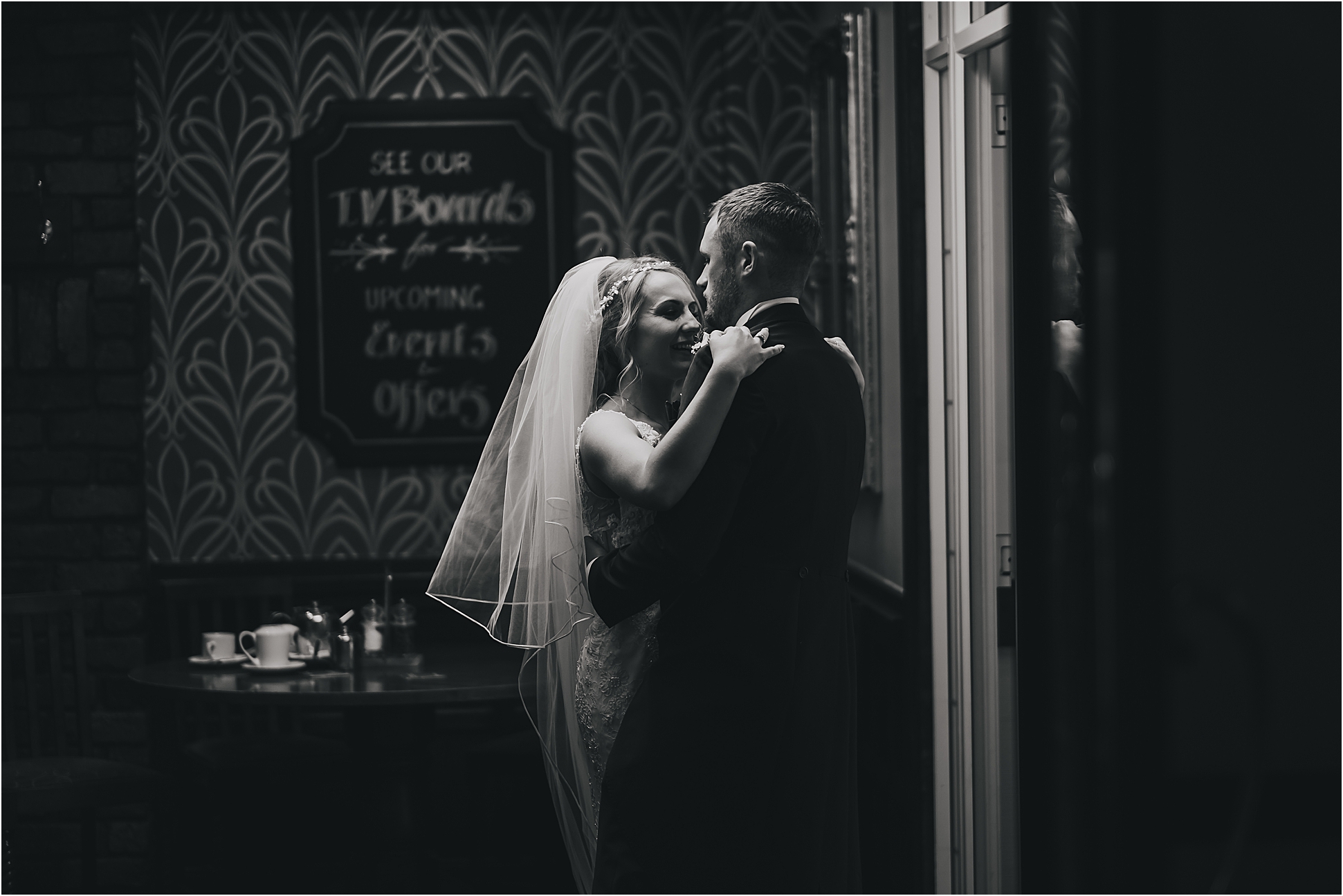 Sara and Mark – Briars Hall Country Wedding