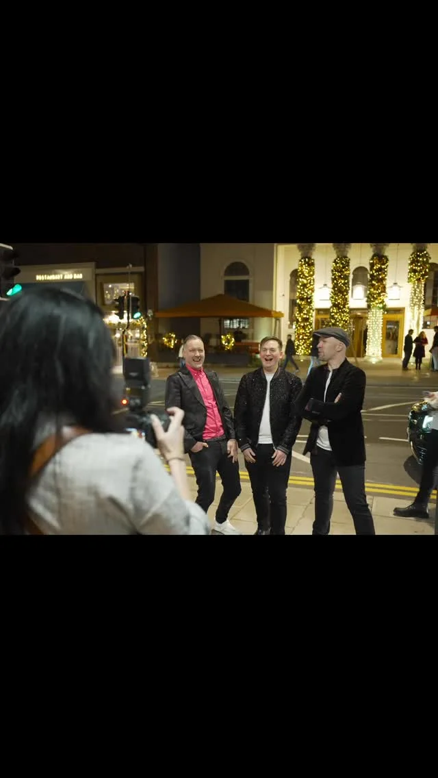 Late last night in Chester 📸✨

Behind the scenes from my new pal Axel on video — all the cool. 

Band smashed it at Opera Grill, place was packed out. I was on stage grabbing the shots, then straight out into the streets of Chester during the break catching the vibes.

Loved it big energy and good vibes 🫶🤘🏻🌟

Sarah xxx

#sarahglynnphotography #latelastnight #chesterphotographer #bandphotographer