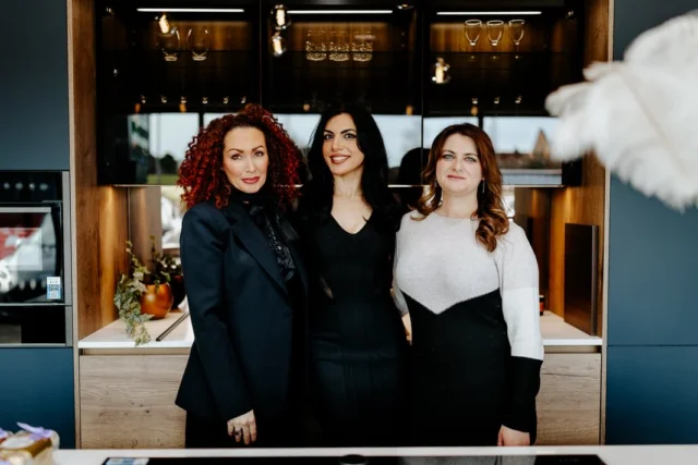 What a pleasure it was to be part of the stunning Kutchenhaus Liverpool launch ✨

As someone who adores art, beautiful homes and all the tiny design details that make a space feel calm, luxurious and intentional… I was completely blown away. Every corner felt thoughtfully curated. Sophisticated. Effortless. Elevated.

We had a ribbon cutting moment, champagne flowing, canapés making the rounds, and even live cooking from a chef that turned the whole space into a sensory experience. It was classy and polished, but still full of warmth, personality and those natural, candid moments I love capturing.

And the outfits? Impeccable. I could have photographed them all day.

If you’re looking for fresh headshots, commercial photography, event coverage or natural documentary-style group shots that feel relaxed and real, let’s talk. I’m based in Liverpool and always happy to travel.
I’m your girl 📸

Loads of love,
 Sarah xxx

#SarahGlynnPhotography #LiverpoolPhotographer #EventPhotography #CommercialPhotography